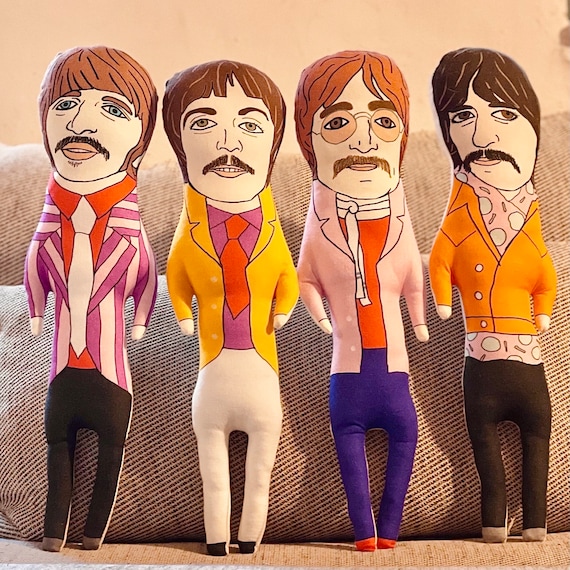 ビートルズぬいぐるみ 4体セットTHE BEATLES THE BEATLES ビートルズ (結成 65周年 ) - Yellow Submarine