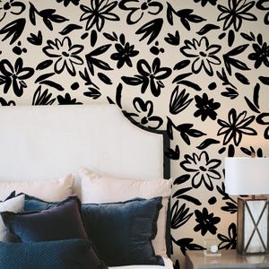 Veda Floral Wallpaper / Bold Floral Design / Floral Feature Wall / Boho Floral Wallpaper / Vintage Wallpaper