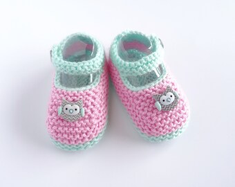 Knit pink and mint green baby girl shoes with owls, baby girl booties, girl gender reveal, baby shower gift, newborn gift, christening gift