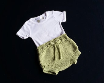 Green merino newborn knit baby bloomers, newborn photo prop, knit baby shorts, nappy cover, gender neutral