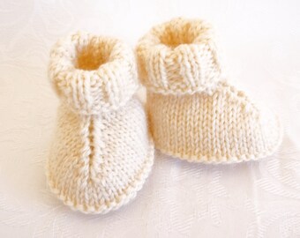 Knit cream wool baby booties, knit cream baby shoes, gender neutral, baby boy or girl, size 0-3 months, baby shower gift, newborn gift
