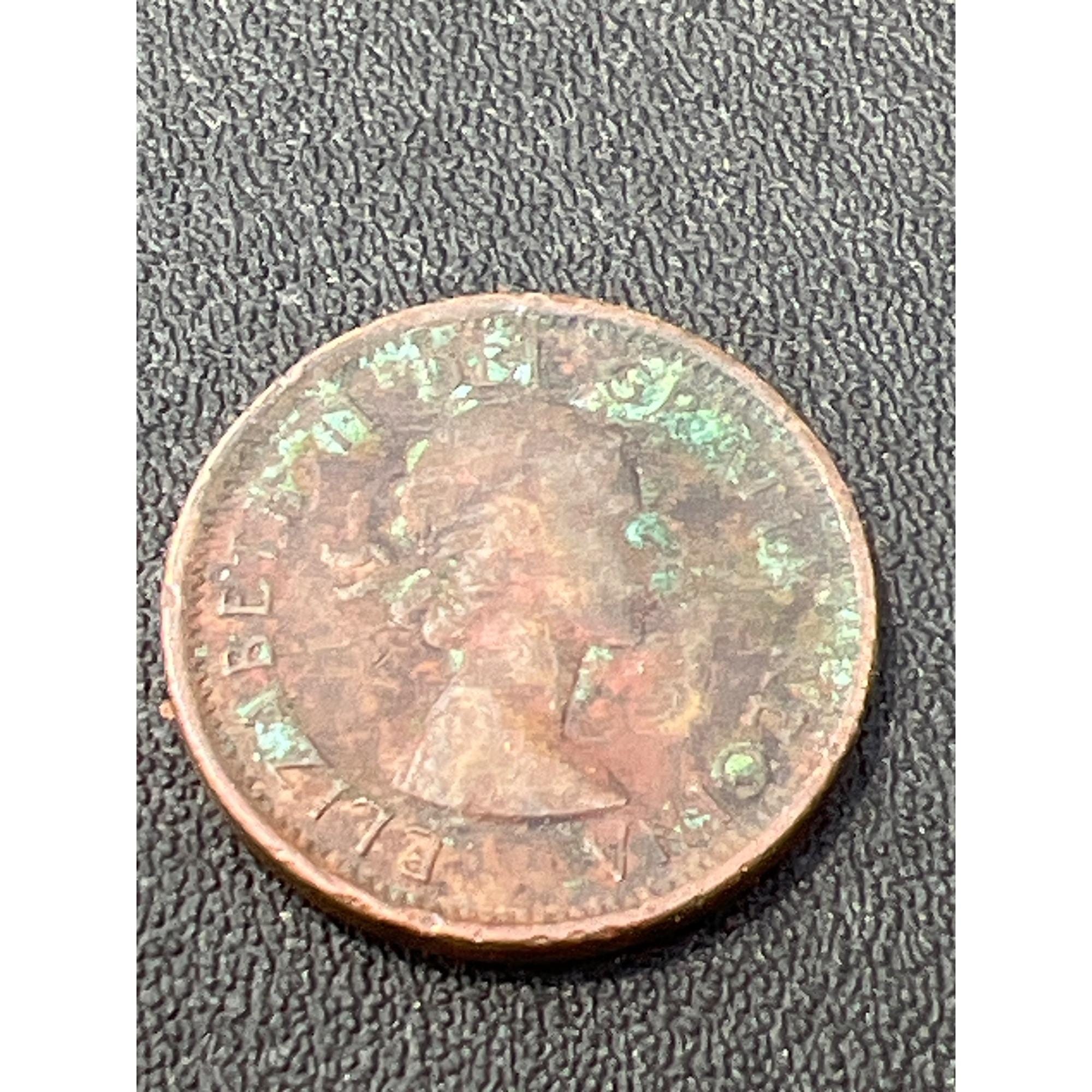 1964 Canadian One Cent Coin With Maple Leaf Design Queen Elizabeth