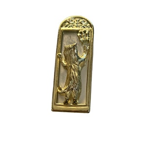 Vintage AJC Pin Brooch Cat Looking in Mirror Gold Tone Butterfly 2.5&quot; x 1&quot;