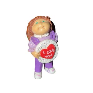 Vintage Cabbage Patch Kids 1984 Figurine Girl Holding I Love You Heart Purple