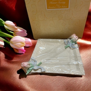 Vintage Avon 1998 1999 Presidents Club Tribute Trinket Tray 3D Flowers NEW