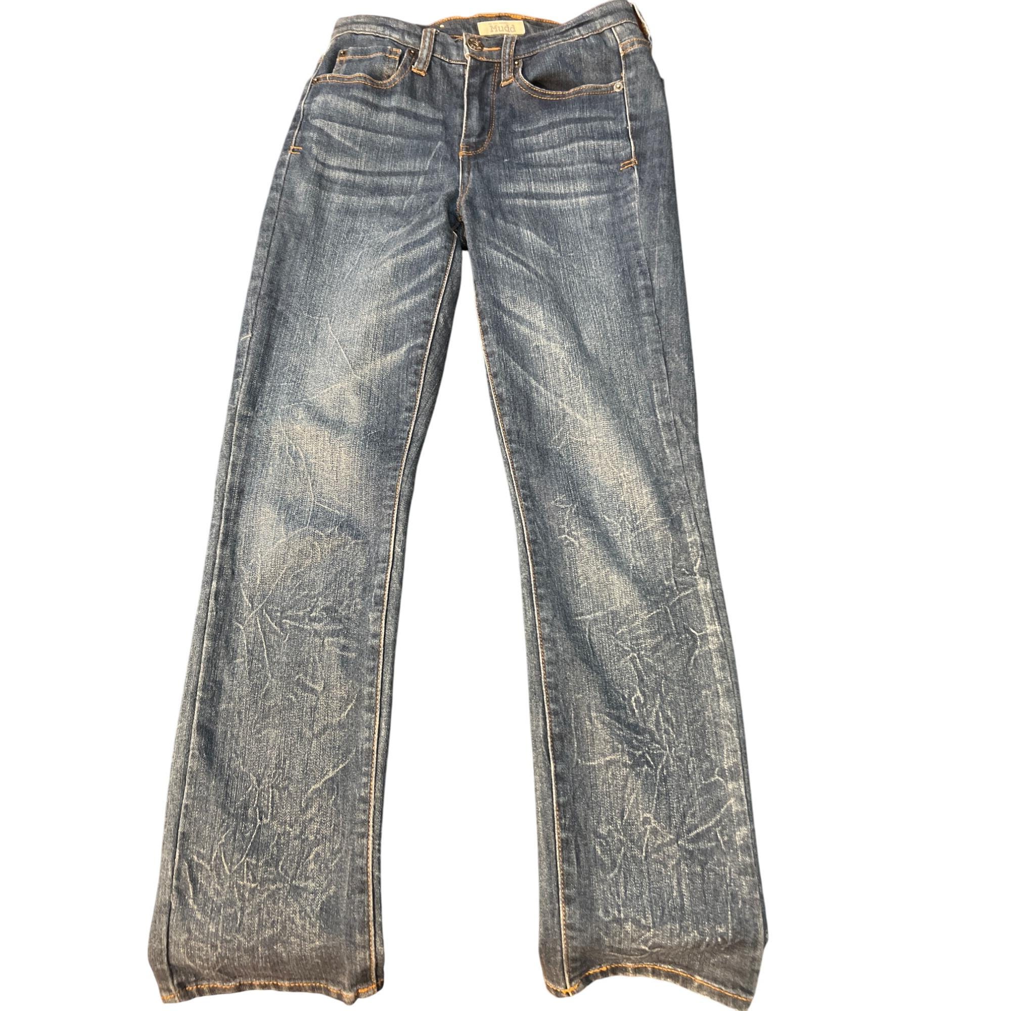 The cutest low-rise Mudd flare jeans. Labeled as a