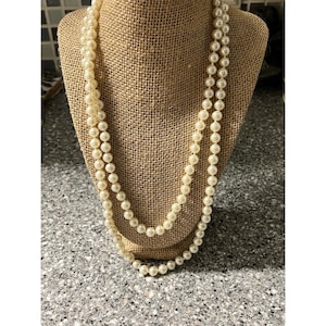 Vintage Lady Remington White Glass Hand-Knotted Beaded Necklace Flapper 49&quot;