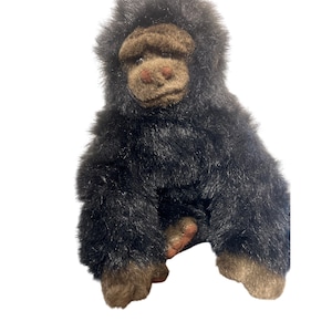 Vintage Applause Plush Gorilla Stuffed Animal Toy Sitting Realistic Brown Black
