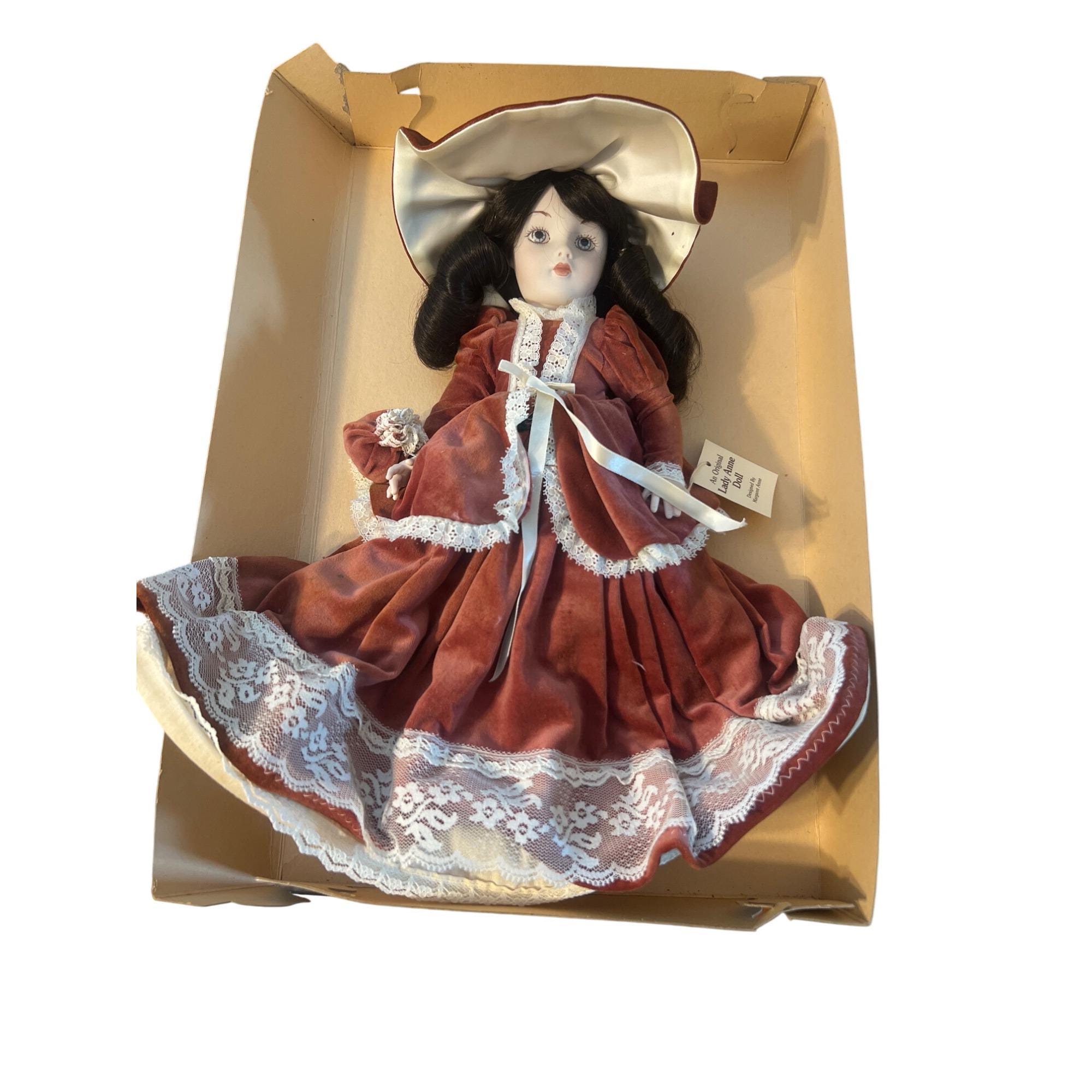 * antique doll ୨୧ .·*° 素敵なメイドのお嬢さん Vintage Lady Anne Porcelain Doll Mauve Velvet Dress Lace Ribbon