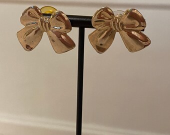 Vintage gold tone bow post earrings