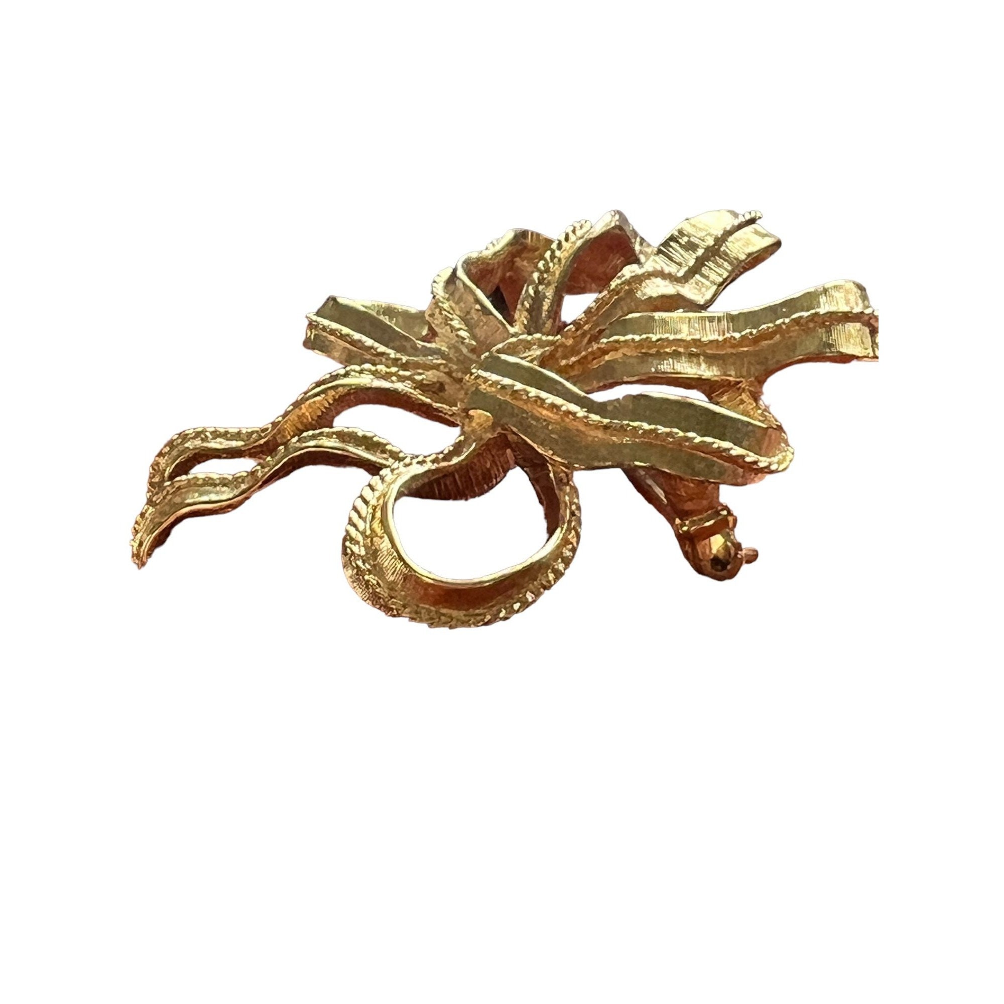 Broche Vintage Signée Monet En Métal Doré Ajouré - Occasion En Bon état