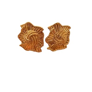Vintage Avon pierced earrings fashion fan love knot gold tone 1.25&quot;