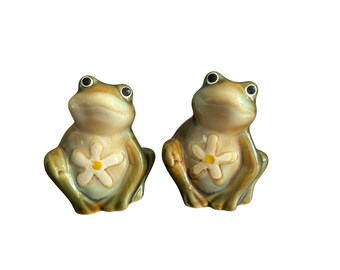 Duo Salière/poivrière Grenouilles Céramique Vertes - Motif Cerises/fleurs - 6,5 Cm (occasion Comme Neuve)