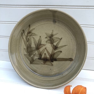 Vintage Plant Dish, Ceramic Drip Tray, Sage Green Modern Leaf Pattern Pottery Dish, Gardening, Handmade, Plant Mom’s Gift