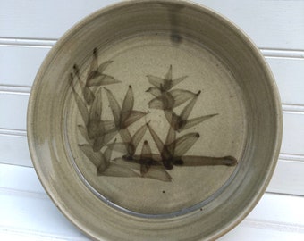 Vintage Plant Dish, Ceramic Drip Tray, Sage Green Modern Leaf Pattern Pottery Dish, Gardening, Handmade, Plant Mom’s Gift