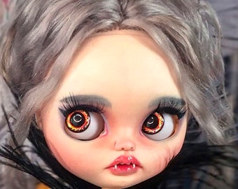 creepy blythe doll