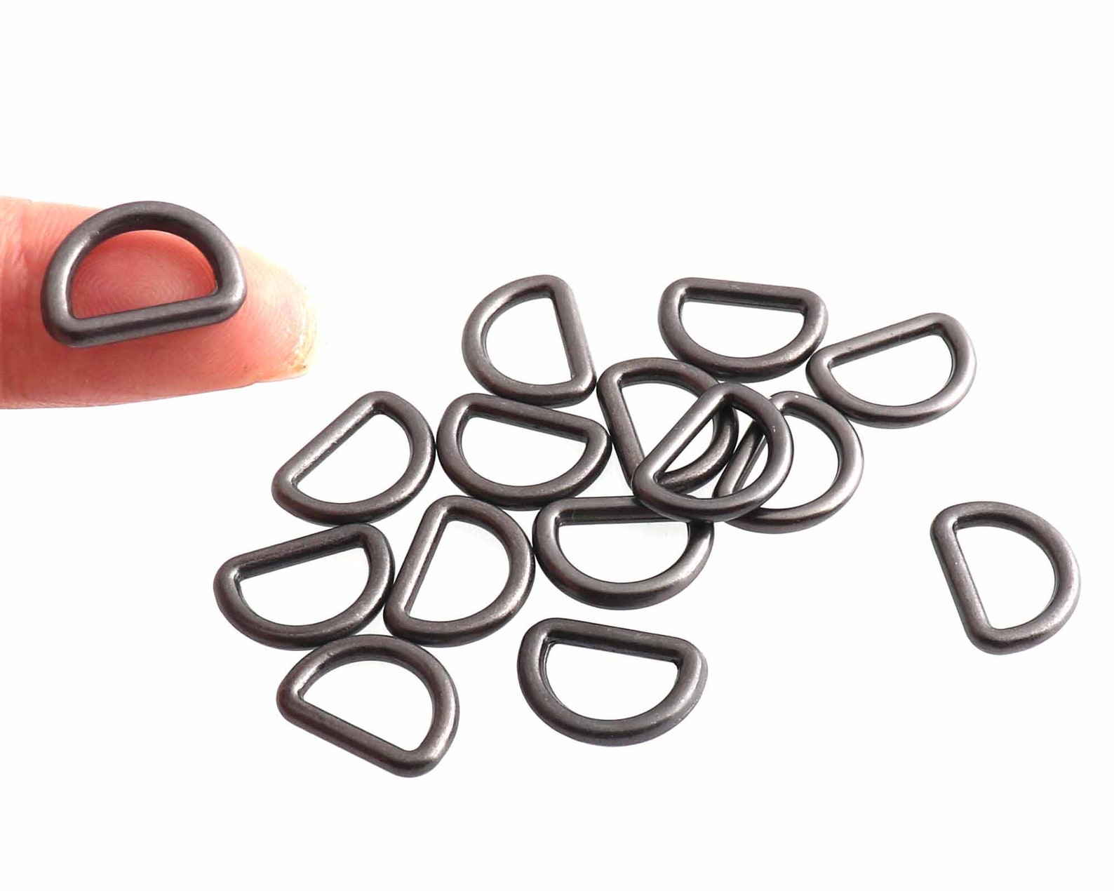 Small D-Rings 3/8'' inner Gunmetal D rings Jewelry | Etsy