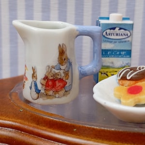 Brocca per casa delle bambole Peter Rabbit in scala 1:12. Cameretta di Beatri Potter. Brocca per casa delle bambole