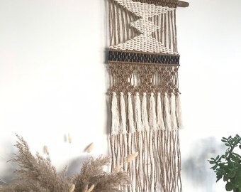 Boho Chic Macramé Wall Hanging, Modern Woven Wall Tapestry, Wall Art, BoHo decor, Macramé Weaving, Bali Decor, Unique Handmade Home Decor