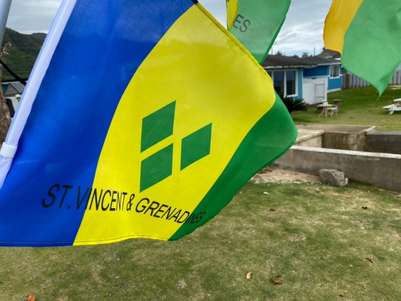 St. Vincent and The Grenadines Flag - Etsy 日本