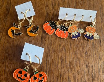 4 pairs of Halloween earrings, character dangle earrings, costumes, jack o lanterns