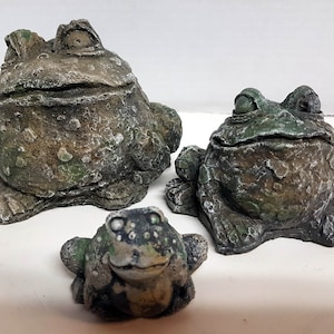 Funky Toads, Concrete Toads, Set of 3, 4in(10cm), Garden Toad, Concrete Critters, Bufonidea, Bumpy Frog,