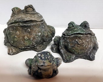 Funky Toads, Concrete Toads, Set of 3, 4in(10cm), Garden Toad, Concrete Critters, Bufonidea, Bumpy Frog,