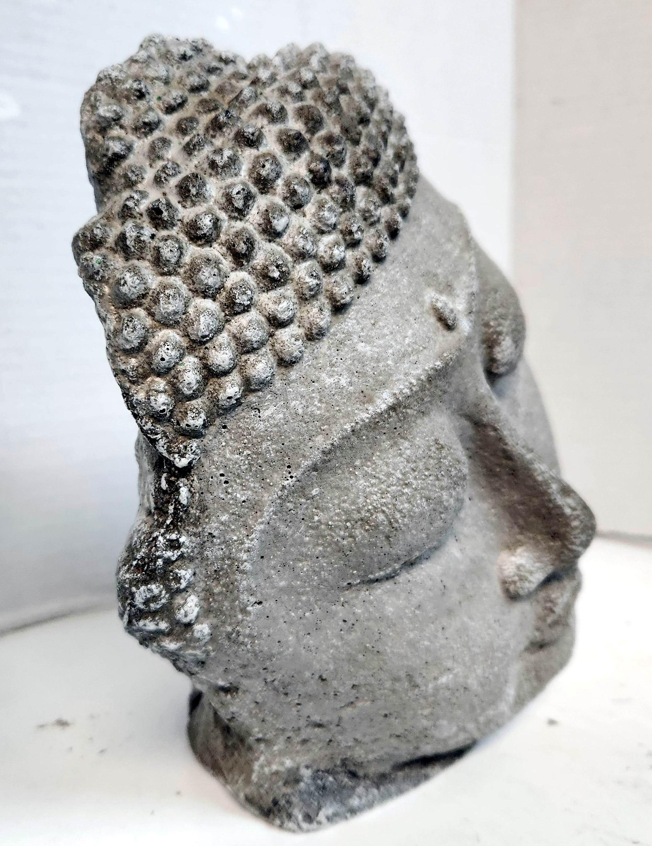 仏陀の頭部 3D、高さ9.5インチ（24cm）、コンクリート製仏像アート