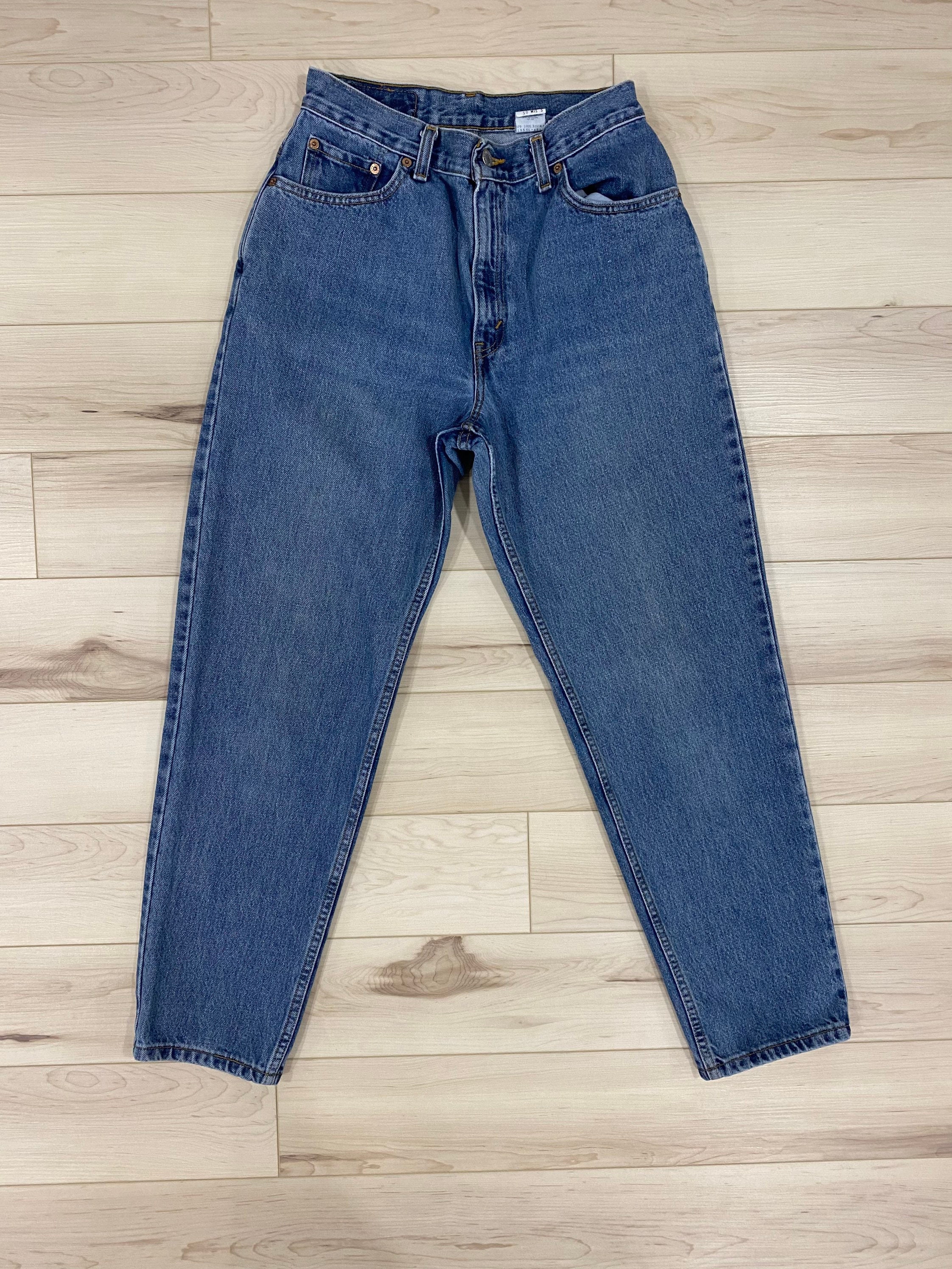 Levis 550 Womens Relaxed Fit Taper Leg 