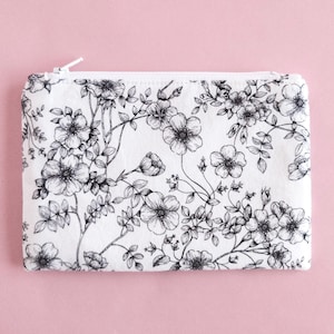 Floral Zipper Pouch for Small Makeup Bag or Tampon Pouch for Woman Gift Under 10 of Mini Cosmetics Bag for Daughter College Girl Girlfriend