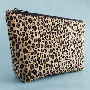 Bolsa de maquillaje de leopardo - Bolsa cosmética con estampado de guepardo - Regalo para novia, hermana o mamá - Linda bolsa con cremallera de viaje - Bolsa de aseo para mujer