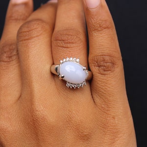 Chalcedony Solitaire Ring silver-art deco signet Ring-Calcedony Oval cabochon Ring-bridal classic ring-vintage wedding ring-cluster halo rin