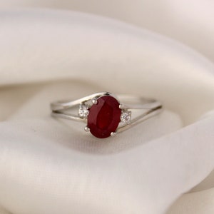 Ruby ring-July birthstone ring Solitaire stone ring-Real gemstone ring-Oval stack ring-Gift for her-925 sterling silver ring-simple ring