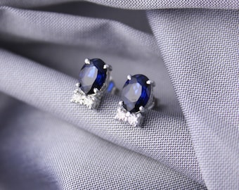 Blue Sapphire Earrings-Sapphire Stud Earrings-Tiny Cluster Stud 925 Silver-September Stone Stud-Statement Earring Blue Sapphire-Vintage Stud