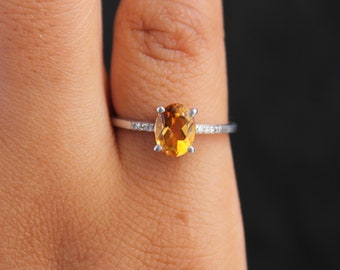 Golden Topaz Dainty Ring 925 Silver-Oval Topaz Silver Ring-Golden Topaz Minimalist Ring-Simple Solitaire Topaz-Statement Ring-Promise Ring