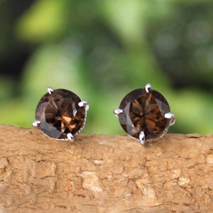 Goujon rond de topaze fumée, boucle d’oreille ronde de topaze fumée naturelle de 8 mm, goujon fumé rond minimaliste, bijoux en quartz fumé, goujon quotidien fumé en argent 925