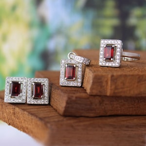 Garnet halo bridal jewelry set,Red gemstone ring studs pendant combo,bridesmaids wedding gift,alternative engagement jewelry,Vintage Jewelry