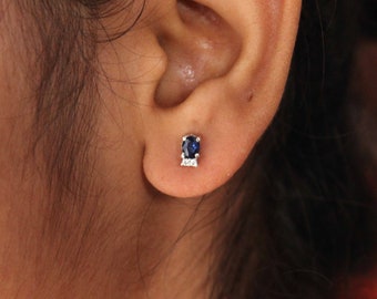 Blauer Saphir Minimalist Ohrstecker-Winzige Saphir Ohrstecker-Minimalist Vintgae Bolzen-Saphir kleine Ohrringe