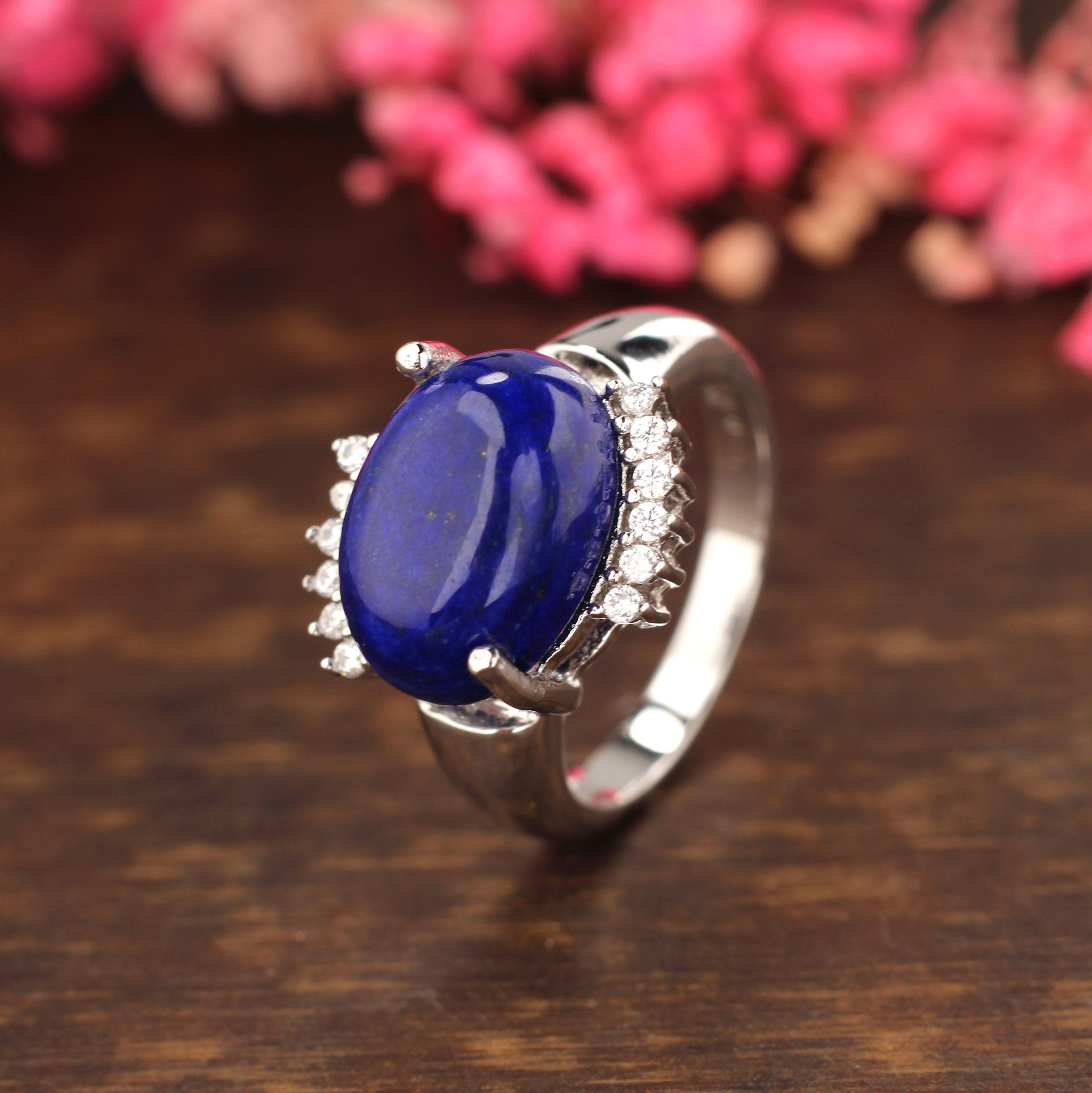 Can I wear a lapis legule stone in a gold ring? - Quora