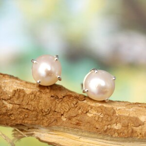 Real Pearl Stud Earring, Real Pearl Minimal Earrings, Bridal Pearl Post Simple Earring, Bridesmaids Pearl,925 silver pearl studs Bridal Gift