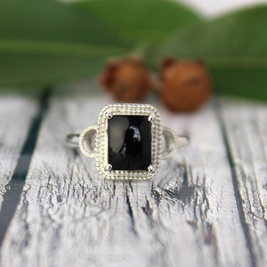 Bague minimaliste en onyx noir / bague vintage / cadeau d&#39;anniversaire de bague empilée / bague en onyx noir faite main / bague en argent 925 / bague art déco