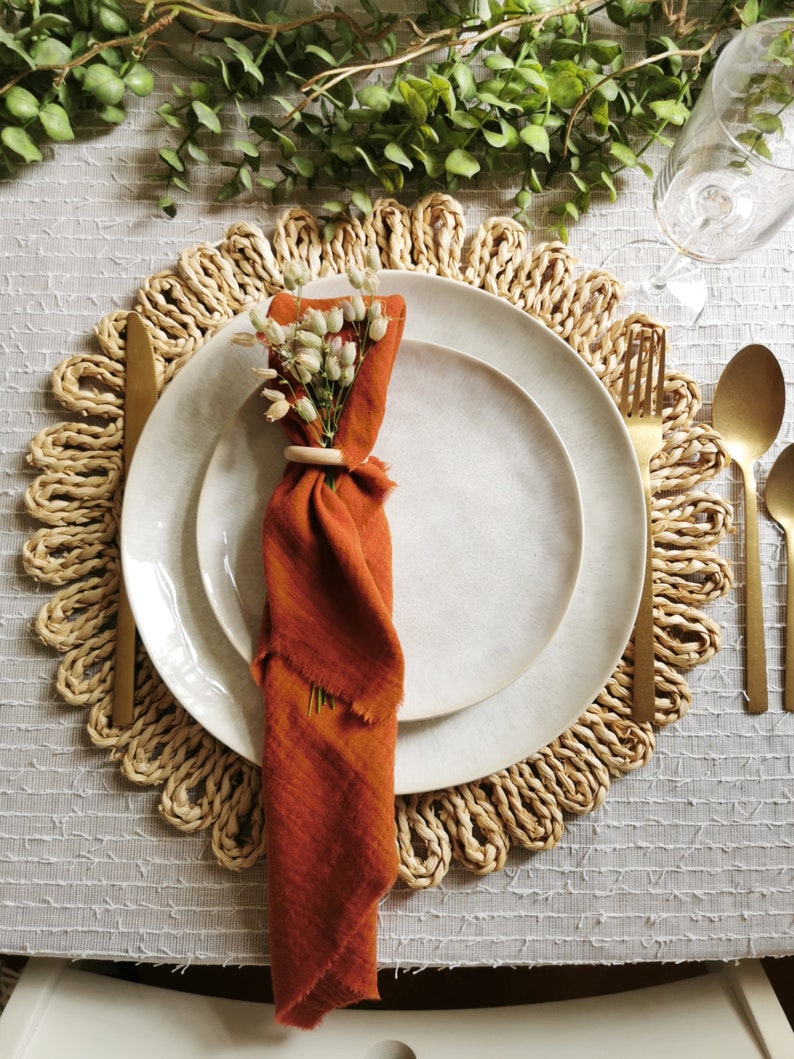 Serviettes de table en mousseline TERRACOTTA, serviettes en tissu biologique, serviettes en double gaze pour les mariages, serviette de table BOHO, carrés en mousseline de bord brut pour mariage image 2