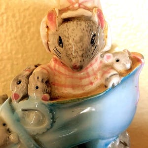 Beatrix Potter Appley Dappley Old Woman In The Shoe music box with book