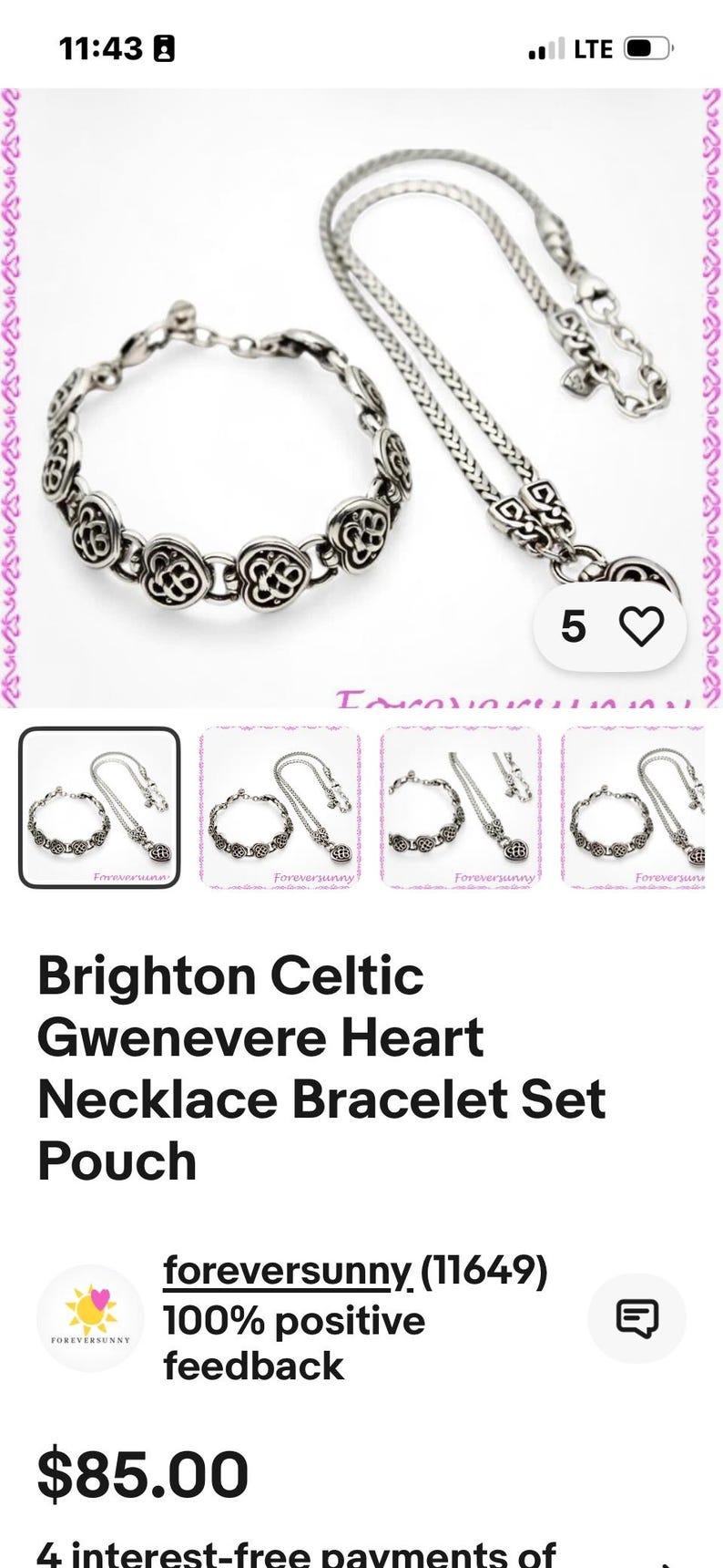 Puede incluir: Un conjunto de joyas plateadas con collar y pulsera. El collar tiene una cadena con un colgante en forma de coraz&oacute;n. La pulsera y el colgante presentan un dise&ntilde;o de nudo celta. El conjunto se muestra sobre un fondo blanco.