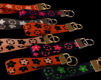 Daisy Flower Fabric Wristlet Keyring, Bag Charm