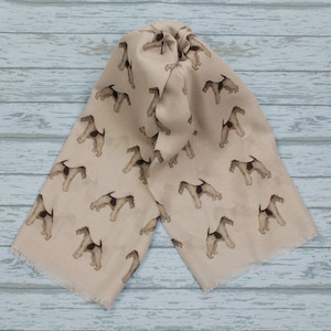 Écharpe Fox Terrier à poil métallique avec des chiens - Cadeaux pour propriétaire de Fox Terrier métallique - écharpe personnalisée - écharpe mode pour femmes - cadeau fox terrier