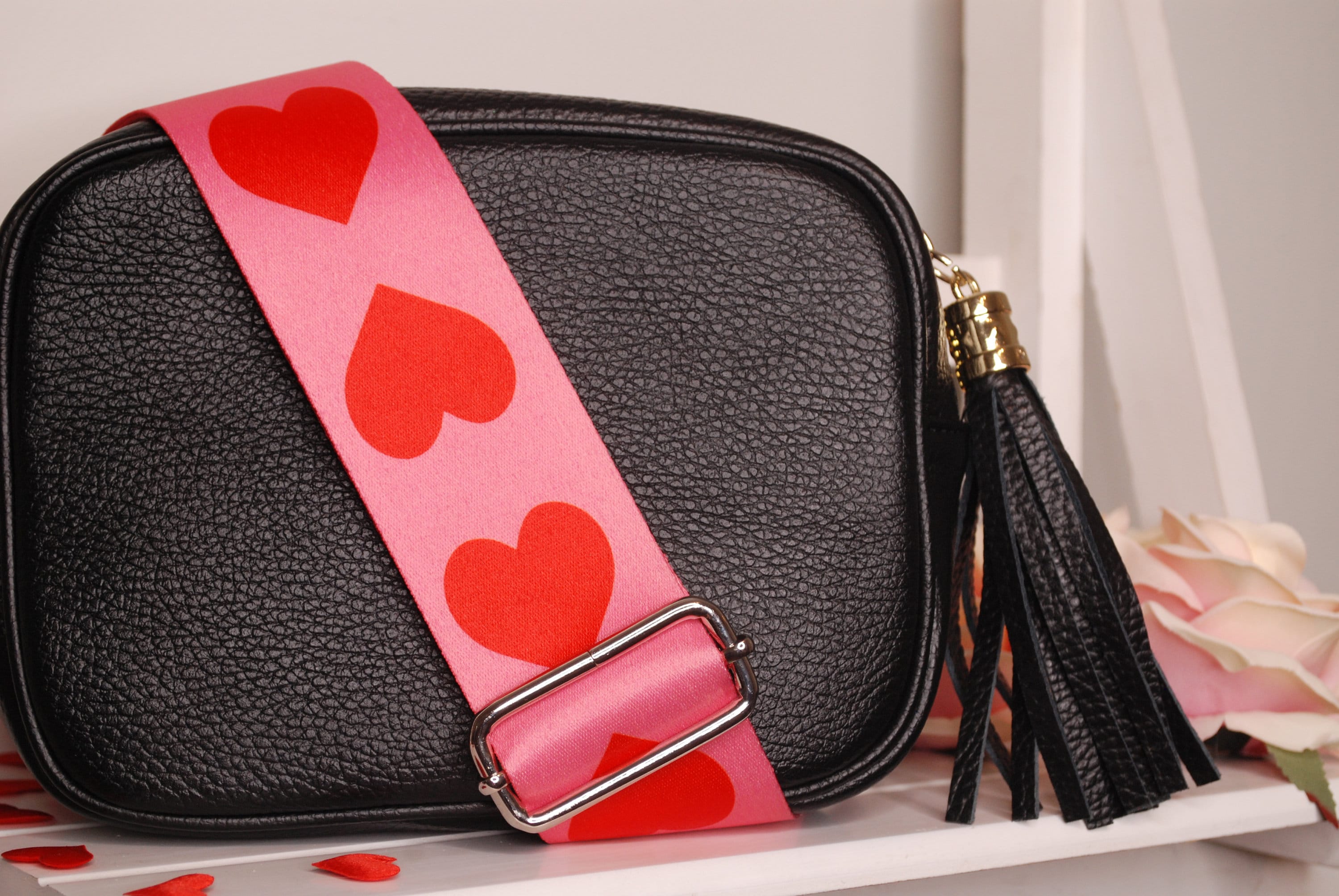Designer Heart Love Crossbody Bag With Gold Sling Chain 18CM Travel  Shoulder Hot Pink Purse Strap For Office And Luxury Use From Tote_bag902,  $32.65