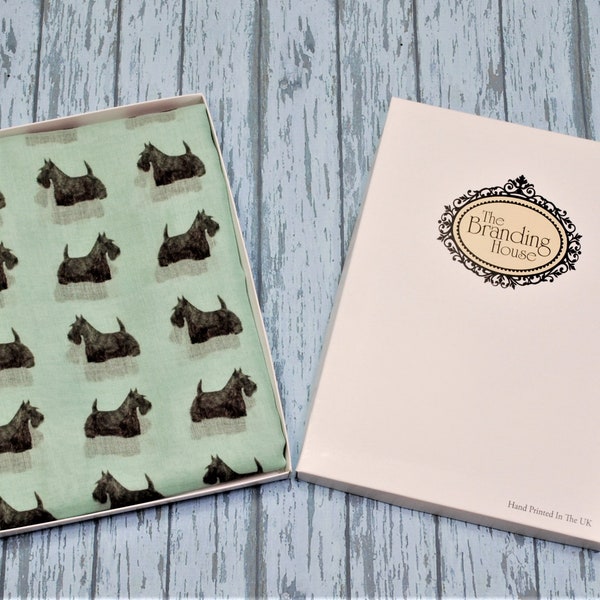 Écharpe Scottish Terrier avec chiens - Cadeaux pour chiens Scottie - Écharpe imprimée Scottie - Cadeau propriétaire Scottie - Écharpe personnalisée