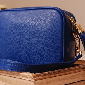 Kameratasche aus Leder, Kameratasche Crossbody, kleine Kameratasche, Crossbody-Kameratasche, Discotasche aus Leder mit KOSTENLOSER Personalisierung bei Bedarf