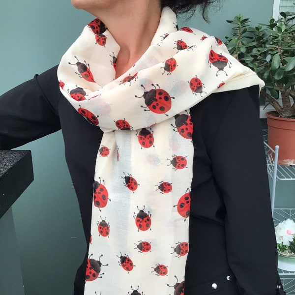 Foulard imprimé coccinelle dans une boîte cadeau - Foulard imprimé main coccinelle - cadeaux personnalisés